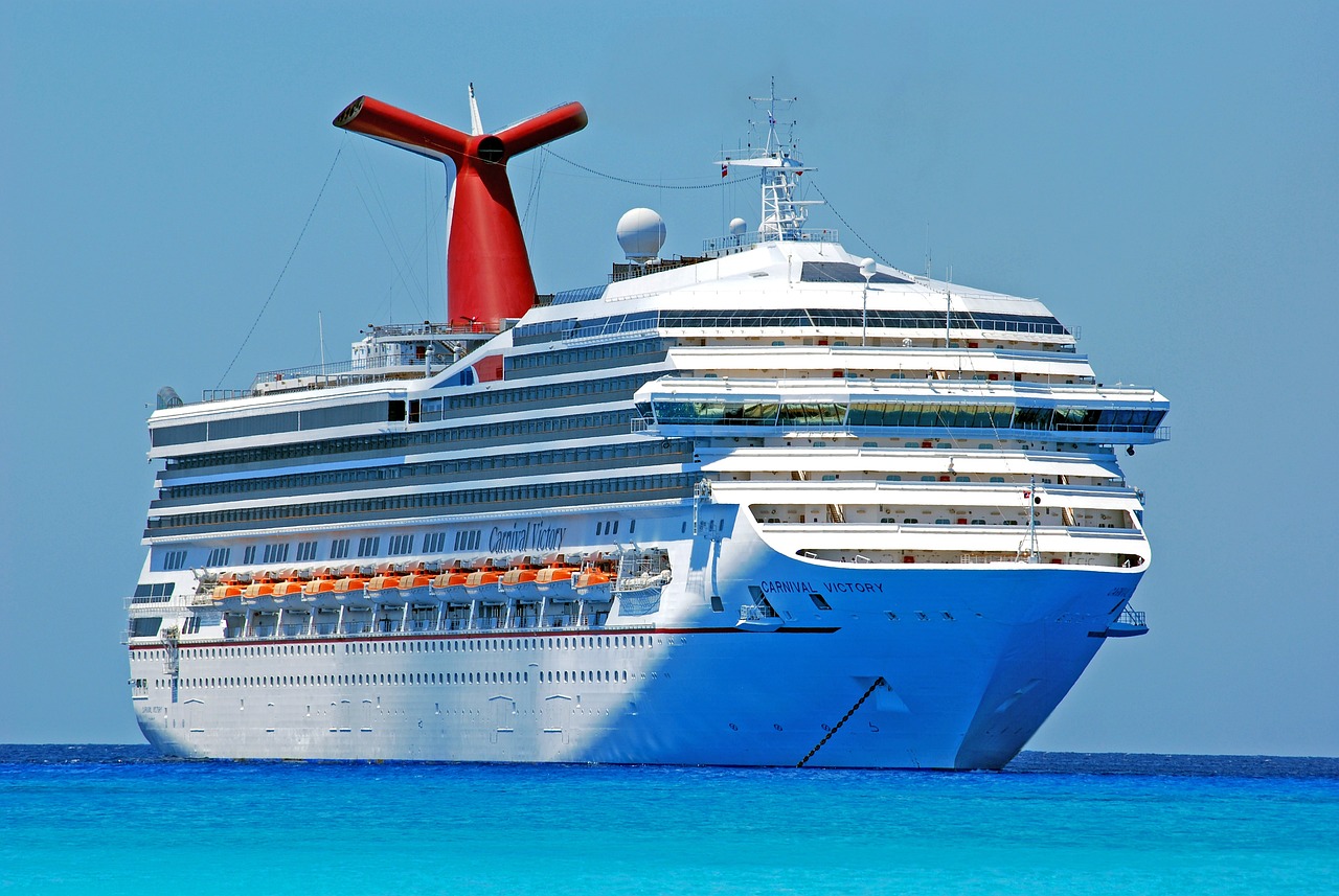 Comparing Royal Caribbean & Carnival Cruise Lines